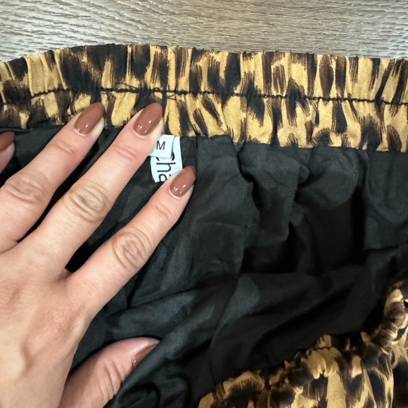 Pleated skirt, leopard print, size M - Picture 2 of 3